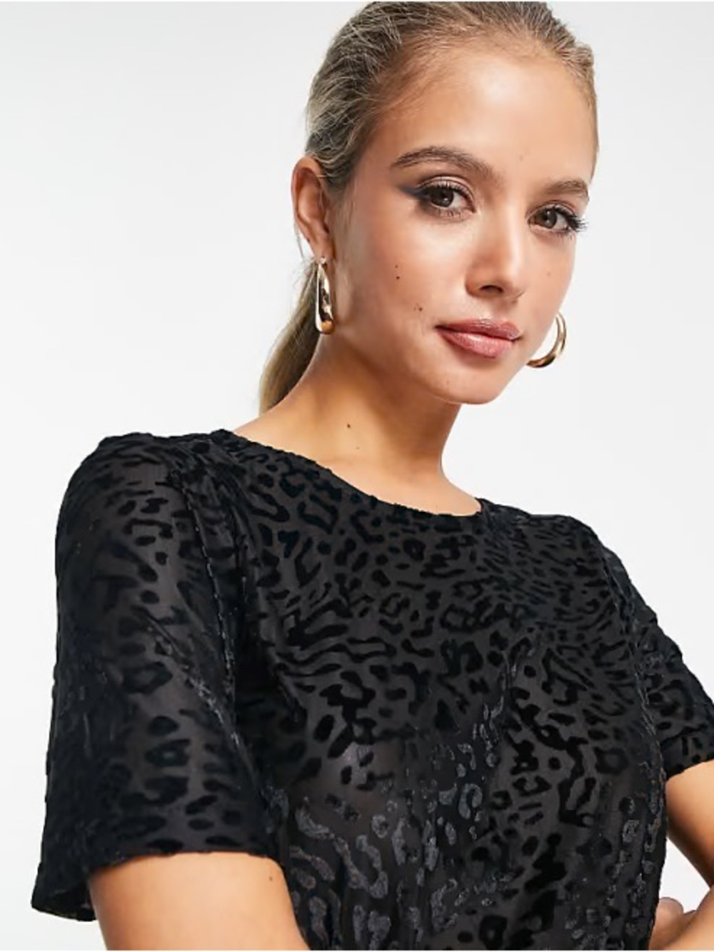 Ann Taylor short-sleeve top featuring a tonal velvety leopard burnout pattern